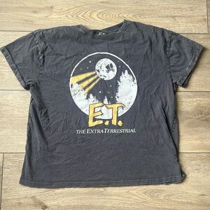 E.T. Shirt XL